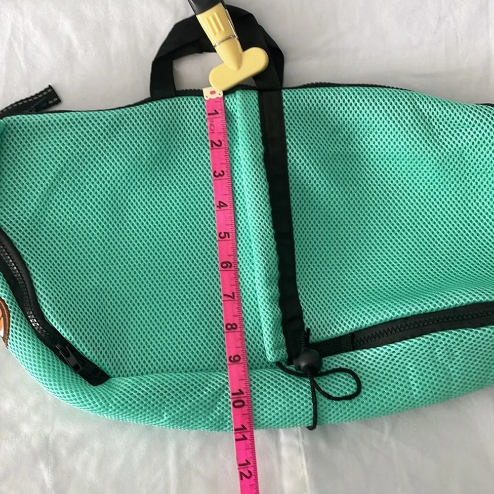 AWoof adjustable cat grooming bag